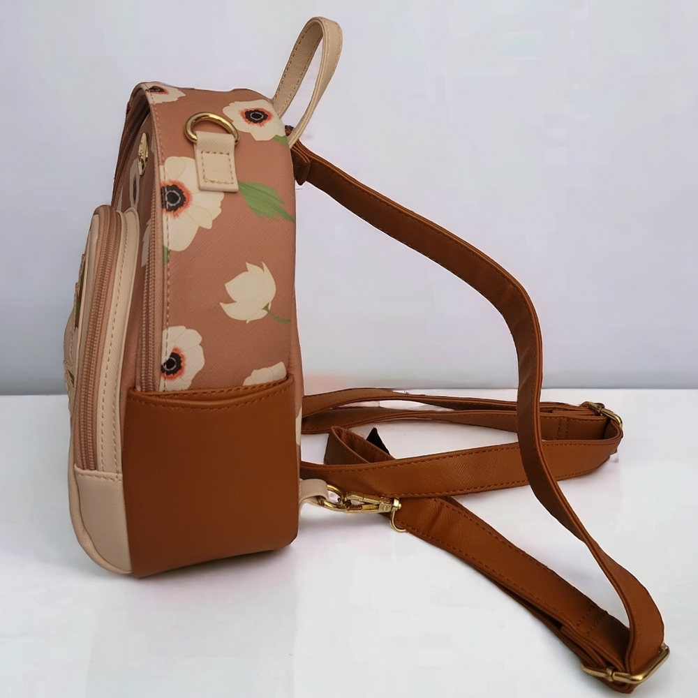 Disney's Bambi convertible backpack with exclusive pin - Picture 9 of 15